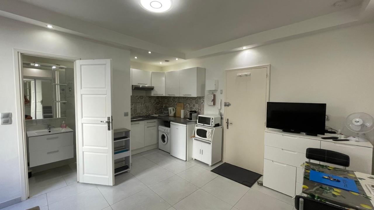 Studio rue piétonne proche plage Menton Extérieur photo